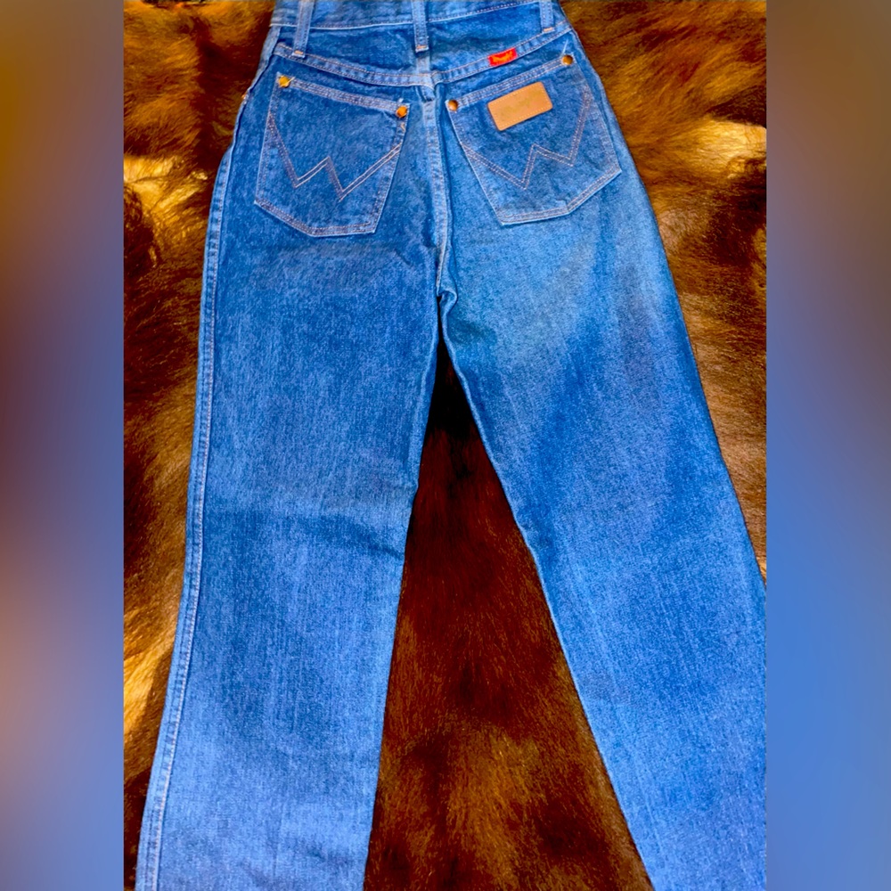 Womens WRANGLERS, cowboy cut, size 1/2x34 - Picture 3 of 5